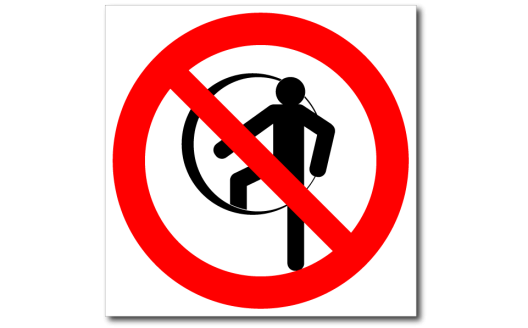 Знак "Вход в замкнутое пространство запрещен"